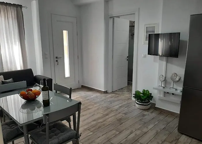 Alisachni Apartament Kini